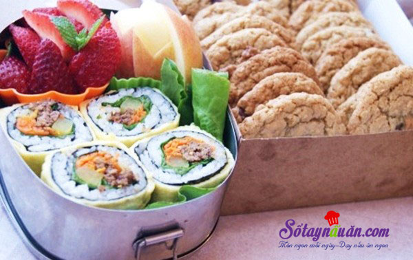 Công thức cho món trứng bọc kimbap bò ngon đúng điệu