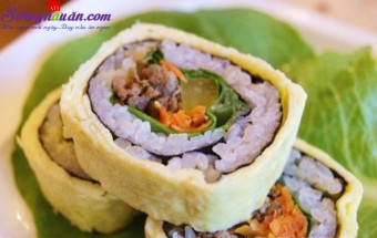 Công thức cho món trứng bọc kimbap bò ngon đúng điệu
