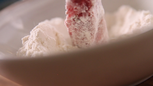 Công thức làm bánh ngô hấp siêu đơn giản cho những người nội trợ bận rộn