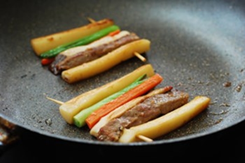 Công thức làm mì trộn cay kiểu Hàn ăn ngon đừng hỏi