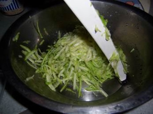 Công thức làm nước detox thanh lọc cơ thể từ cam và táo