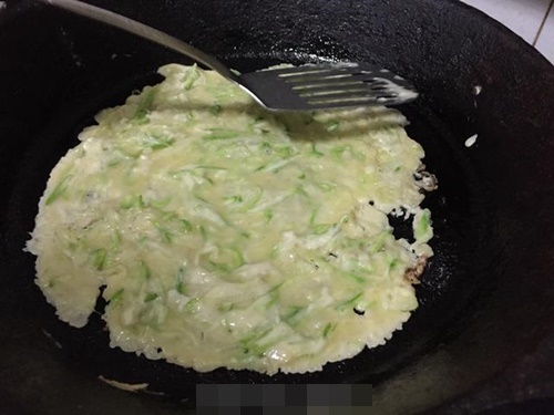 Công thức làm nước detox thanh lọc cơ thể từ cam và táo