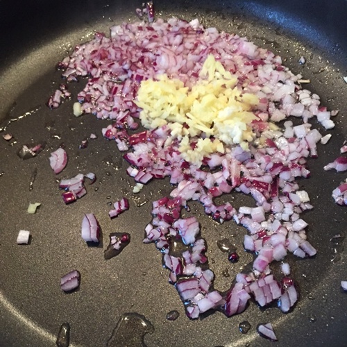 Công thức mì Ý sợi xanh với rau húng quế lạ miệng ngon tuyệt