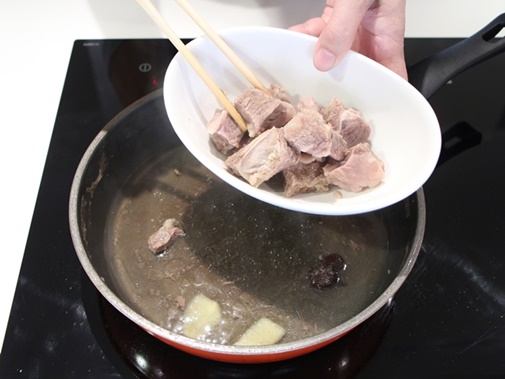 Công thức mỳ Udon xào kim chi kiểu Hàn ăn là ghiền