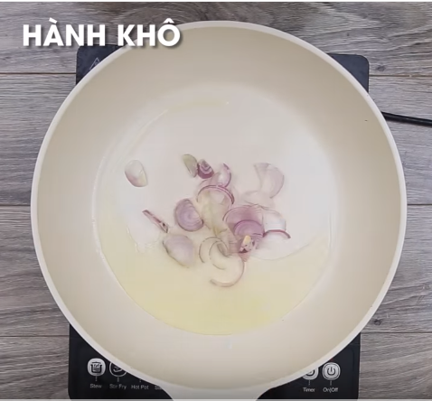 Công thức mỳ Ý xào thịt gà và nước sốt ai cũng mê