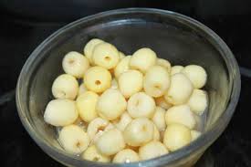 Công thức nấu chè hạt sen thạch đen mát dịu ngày hè