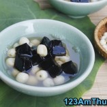 Công thức nấu chè hạt sen thạch đen mát dịu ngày hè