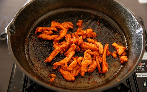 Công thức thịt lợn xào hành tươi kiểu Trung