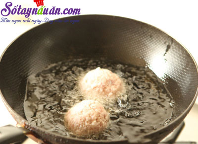 Công thức thịt viên trứng cút sốt lạ miệng