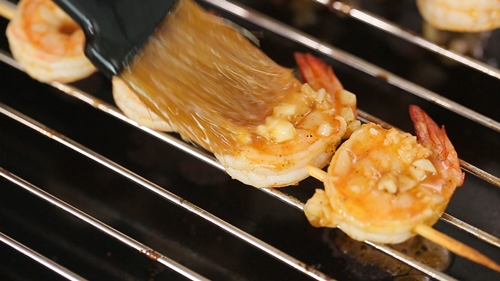 Công thức tôm xào tỏi hạt mè đậm đà đưa cơm