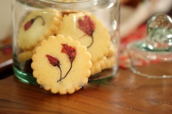 Cookies hoa anh đào trông yêu lắm nhé!