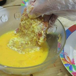 Cách làm cốt lết chiên xù