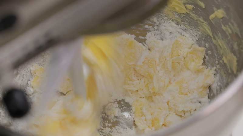 Crepe sầu riêng lá dứa thanh mát nhìn là thèm