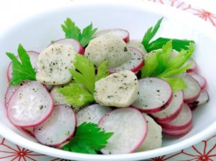 Củ cải đỏ xào cá viên