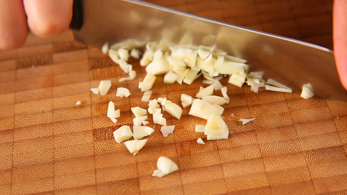 Củ hoa ly hấp tỏi và mướp thơm ngon