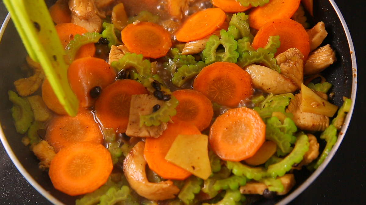 Củ hoa ly hấp tỏi và mướp thơm ngon