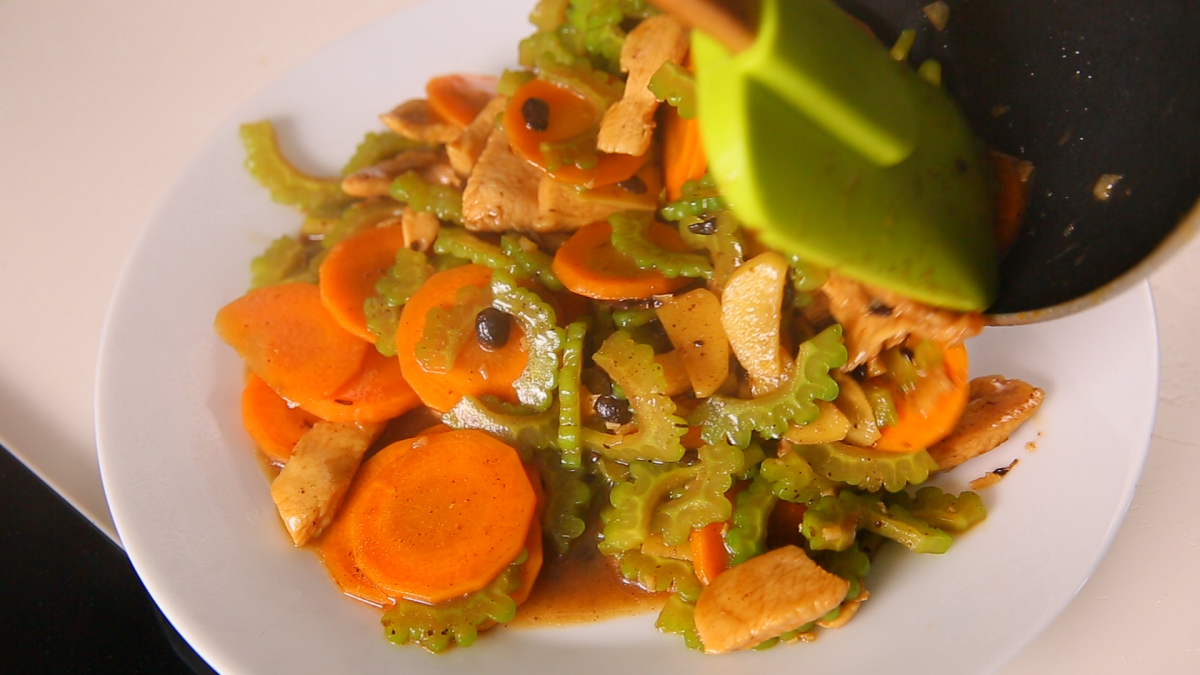 Củ hoa ly hấp tỏi và mướp thơm ngon