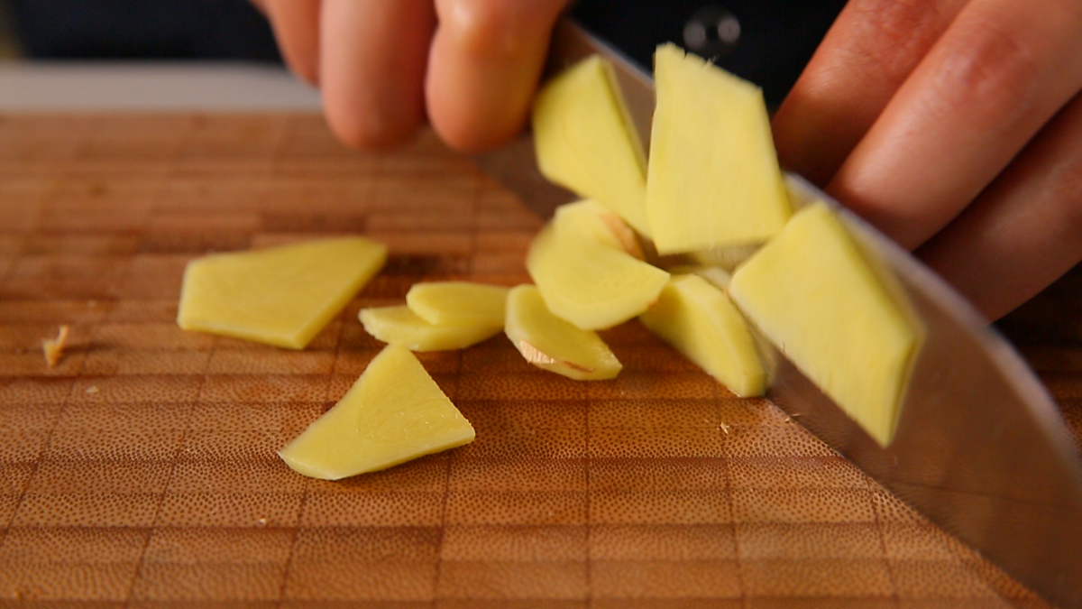 Củ hoa ly hấp tỏi và mướp thơm ngon