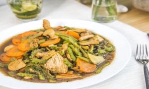 Củ hoa ly hấp tỏi và mướp thơm ngon