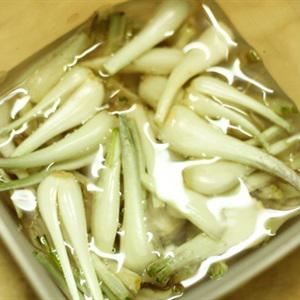 Cách làm củ kiệu ngâm giấm ngày Tết