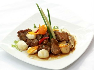 Củ năng kho sườn