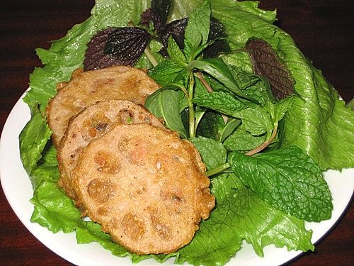 Củ sen nhồi thịt gà chiên