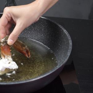 Cách làm cua biển rang me