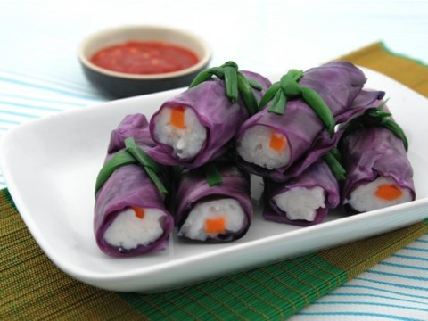 Cuốn chả mực bắp cải tím