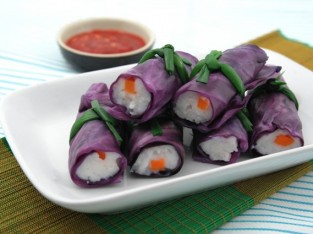 Cuốn chả mực bắp cải tím