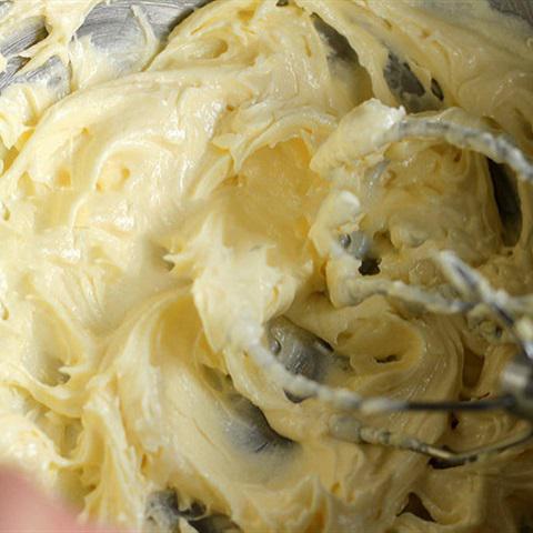 Cách làm cupcake bơ phô mai