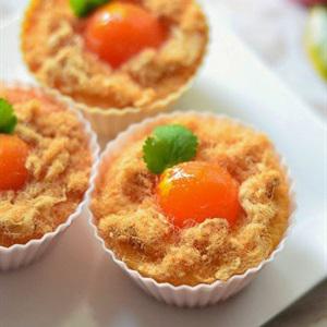 Cách làm cupcake bông lan trứng muối