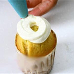 Cách làm cupcake cam tươi