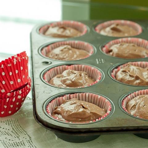 Cách làm cupcake cherry mix coca-cola