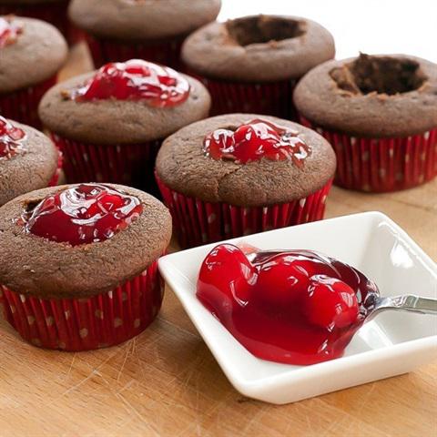Cách làm cupcake cherry mix coca-cola