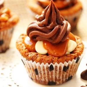 Cách làm cupcake chocolate caramel