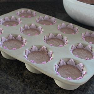 Cách làm cupcake dâu tây mix kiwi