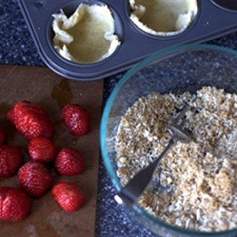 Cách làm cupcake dâu tây