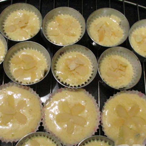 Cách làm cupcake hạnh nhân vani