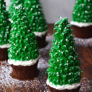 Cách làm cupcake hình cây thông noel
