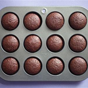 Cách làm cupcake hình đầu dơi