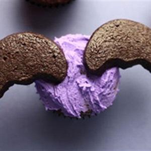 Cách làm cupcake hình đầu dơi