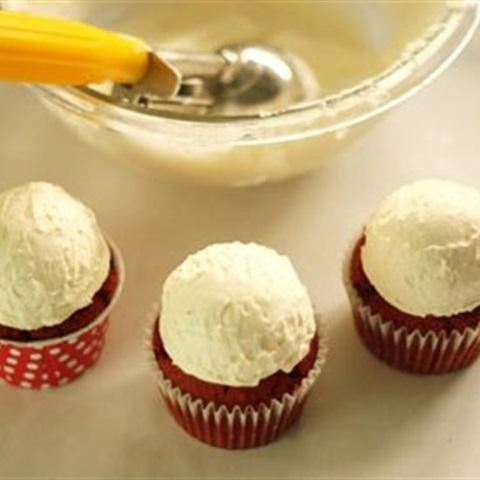 Cách làm cupcake hình ông già noel