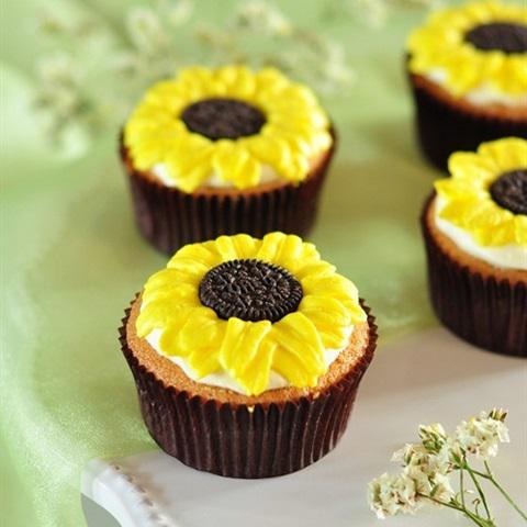 Cách làm cupcake hoa mặt trời