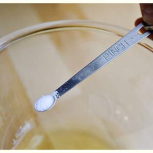 Cách làm cupcake kem phô mai dâu tây