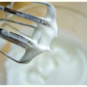 Cách làm cupcake kem phô mai dâu tây