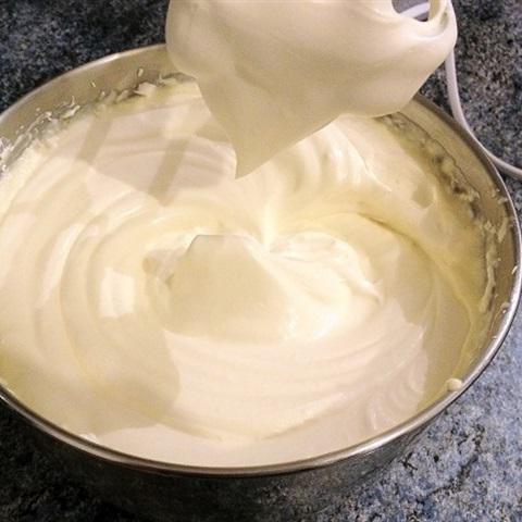 Cách làm cupcake kem tươi