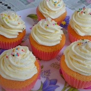 Cách làm cupcake kem tươi