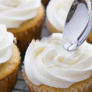 Cách làm cupcake mứt cherry