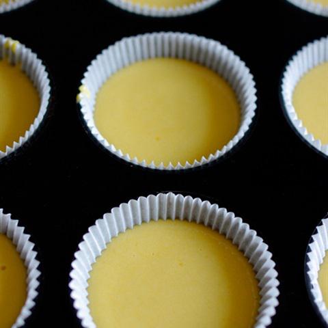 Cách làm cupcake phô mai trái cây