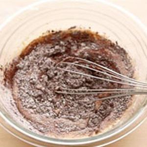 Cách làm cupcake phủ kem cacao